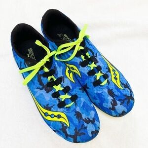 Men’s Saucony Vendetta track cleats